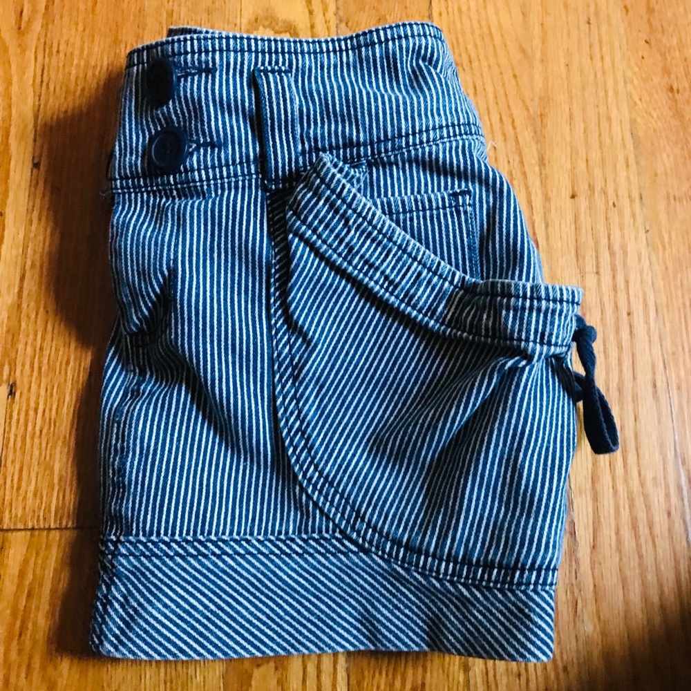 Seersucker denim micro mini skier size 5 by Refuge